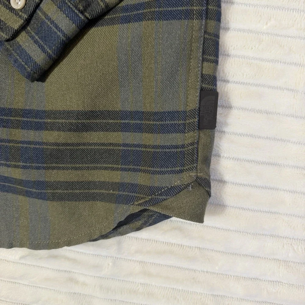 The North Face Men's Olive/ Navy Plaid Cotton Twill Flannel L Button Down Shirt